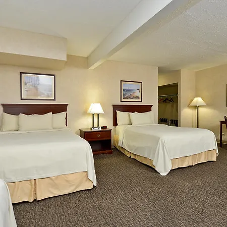 Ramada By Wyndham Waukegan/Great Lakes