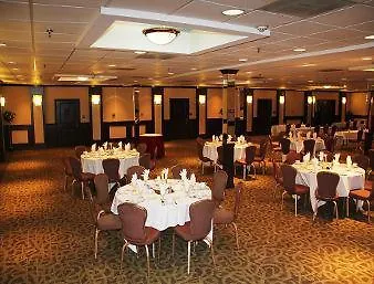 Hotel Ramada By Wyndham Waukegan/great Lakes Waukegan