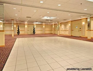 Hotel Ramada By Wyndham Waukegan/great Lakes 3*