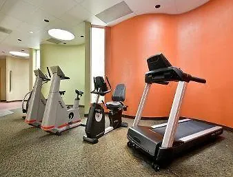 Hotel Ramada By Wyndham Waukegan/great Lakes