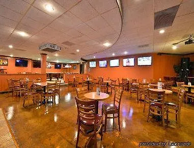 Ramada By Wyndham Waukegan/great Lakes 3* Waukegan