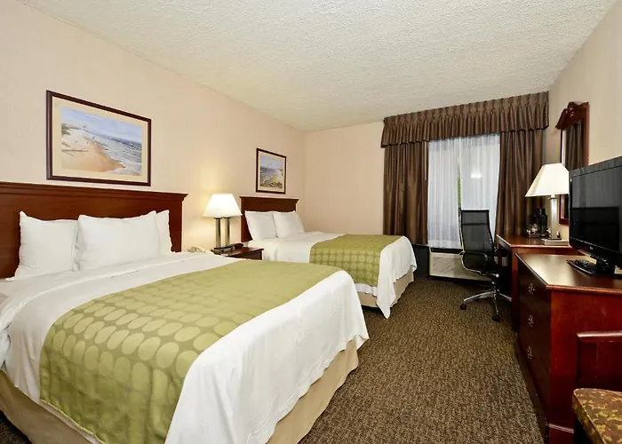 Ramada By Wyndham Waukegan/great Lakes 3* Waukegan