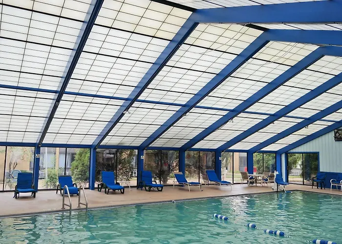 Ramada By Wyndham Waukegan/great Lakes 3* Waukegan