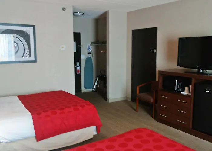 Ramada By Wyndham Waukegan/great Lakes 3*
