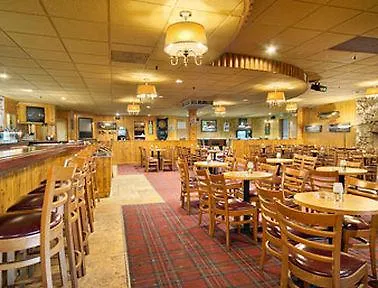 Ramada By Wyndham Waukegan/great Lakes Hotel Waukegan